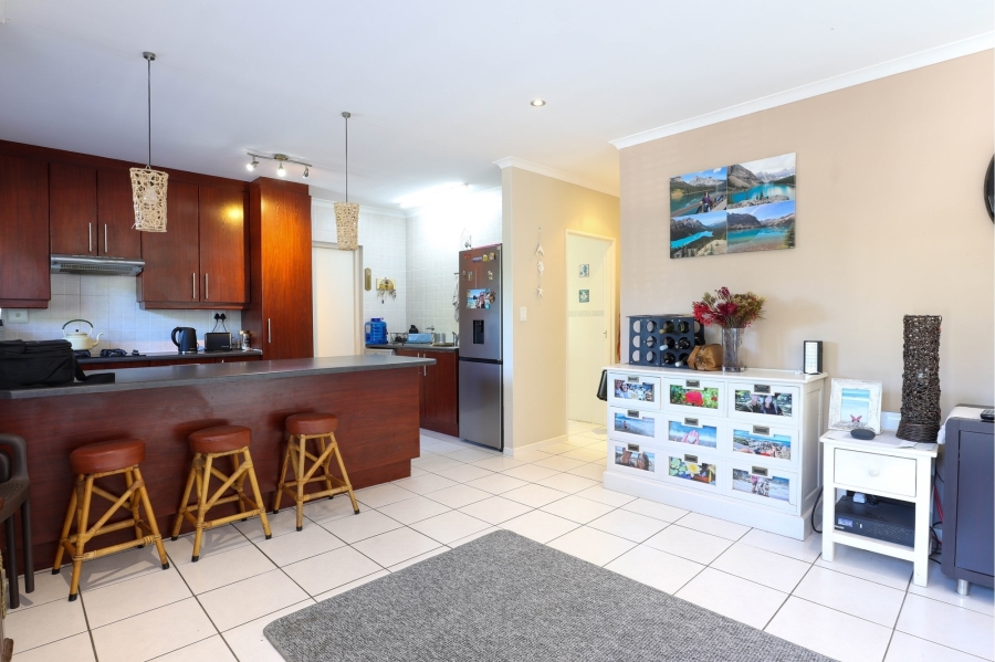 3 Bedroom Property for Sale in Sunningdale Western Cape